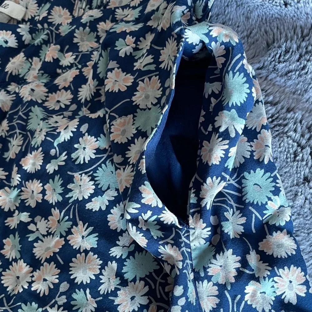 Madewell Navy Floral Wide Crop Pants with Pastel Pink & Mint Daisies - Picture 4 of 4